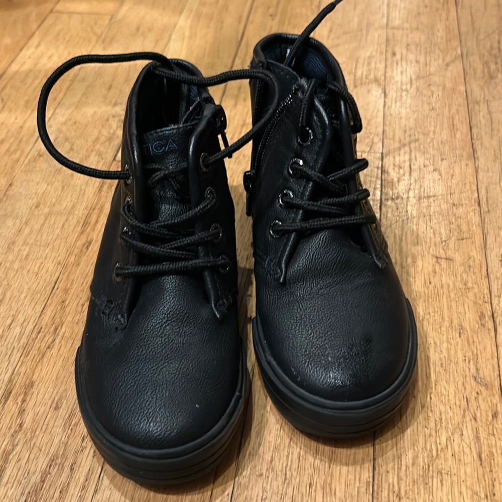Nautica boys boot sneakers size US 10